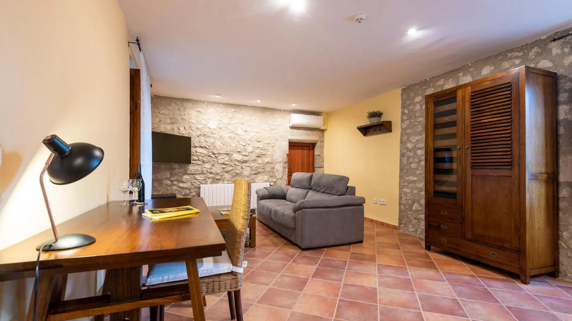 Hostal Can Xicu Capmany 3*,  Spain